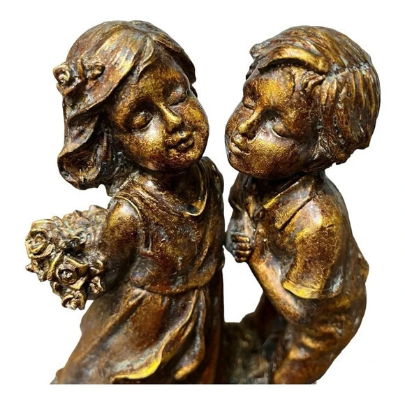 Vintage Coppercraft Guild Resin Boy and Girl Kiss Statue Figurine Detailed - Picture 7 of 9